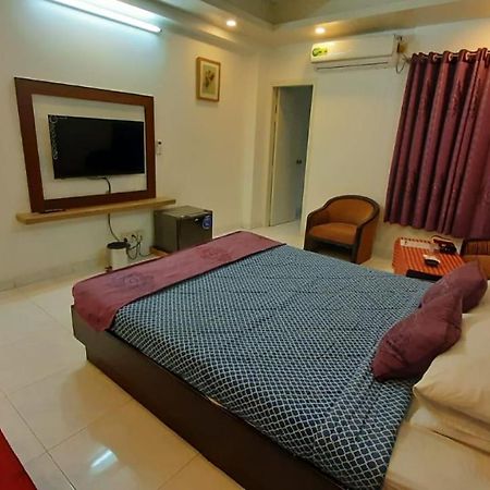 Center Point Apartment Dhaka Exteriör bild